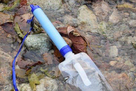 野外生存吸管可解決戶外用水問題